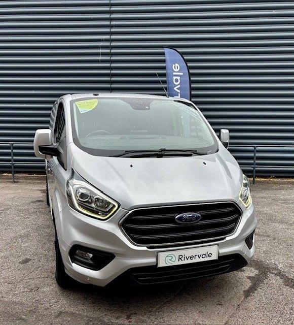 Ford Transit Custom image 3